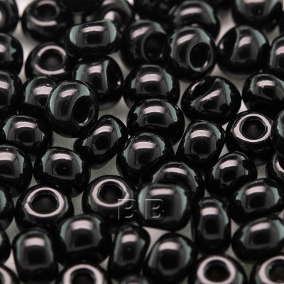 Black size 5/0 seed beads - Retail system