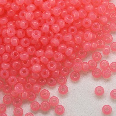 Preciosa Czech glass seed bead 11/0 Shell Pink Alabaster