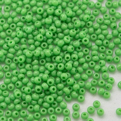 Preciosa Czech glass seed bead 13/0 Bud Green