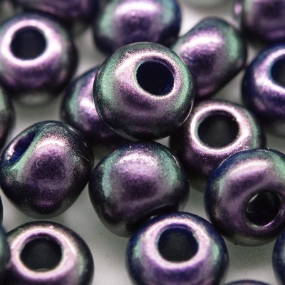 Preciosa Czech glass seed bead 32/0 Purple Grape Iridescent Metallic coated