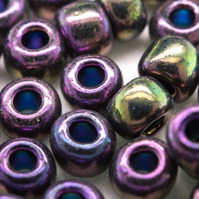Preciosa Czech glass seed bead 32/0 Purple Iris Metallic coated