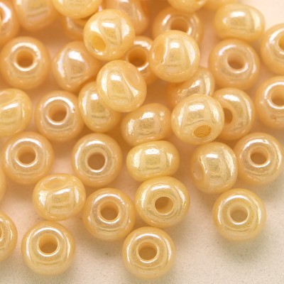 Preciosa Czech glass seed bead 5/0 Cream glass