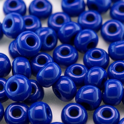 Preciosa Czech glass seed bead 5/0 True Blue approximately 4.5mm