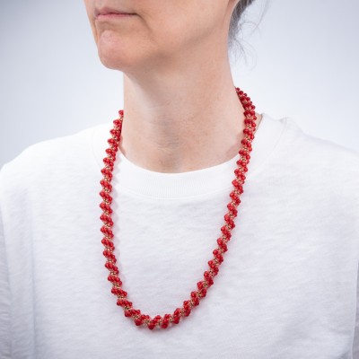 Sun Studio &ndash; Hot Coral Eternal Spiral Rope Necklace Bead Kit.