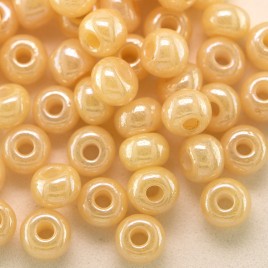 Preciosa Czech glass seed bead 5/0 Cream glass