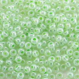 Preciosa Czech glass seed bead 9/0 Green Ceylon