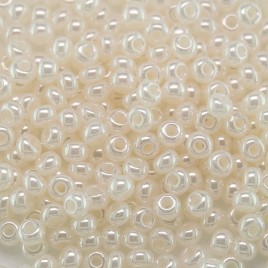 Preciosa Czech glass seed bead, size 9/0 Light Cream Pearl